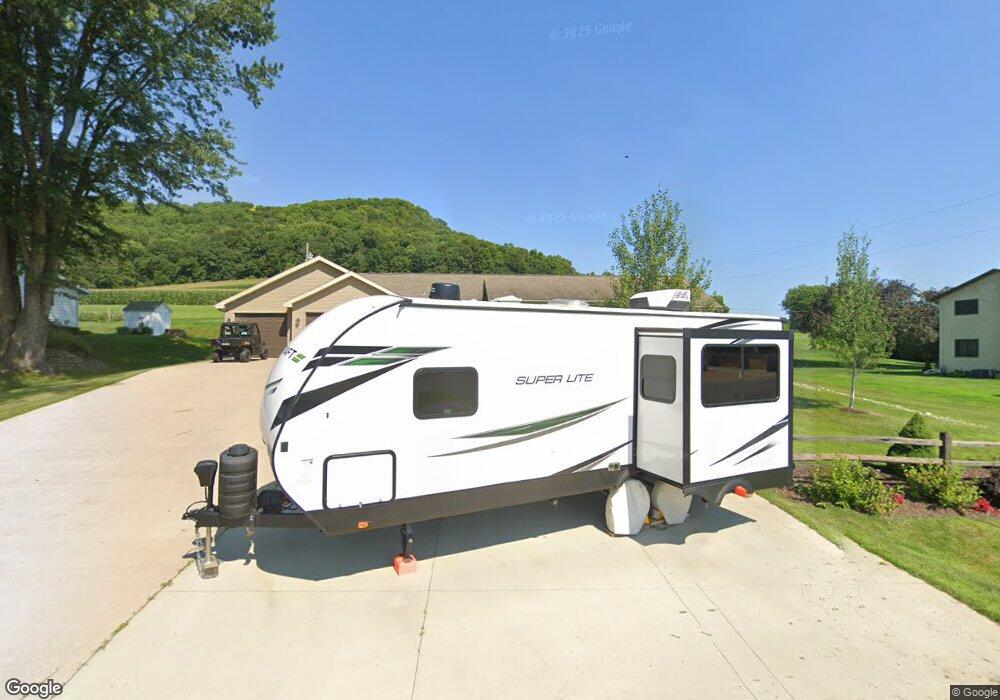 855 Town Hall Rd, La Crescent, MN 55947 - photo 1