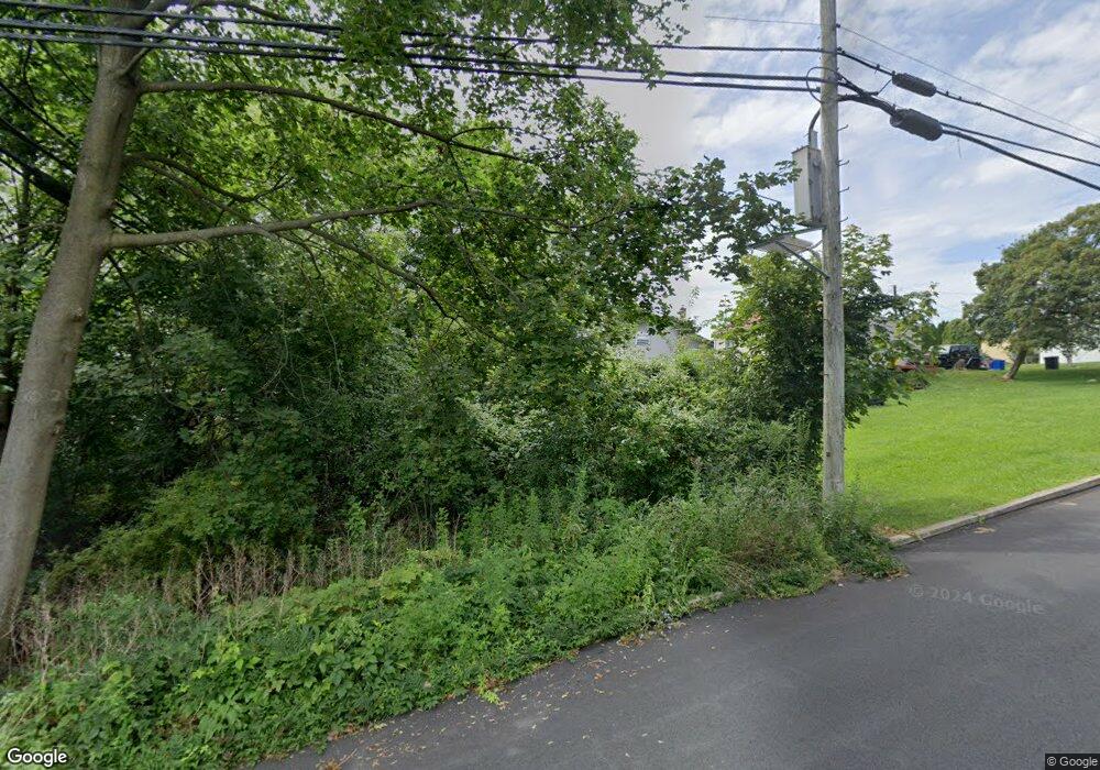 928 E Tioga St, Allentown, PA 18103 - photo 1