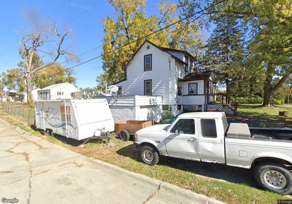 112 N 15th Ave W, Newton, IA 50208 - photo 1