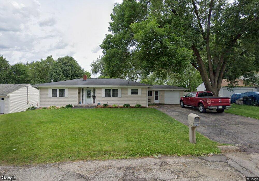 2483 Maple Dr NW, Cedar Rapids, IA 52405 - photo 1