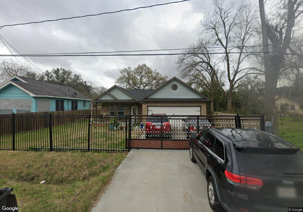 1033 South Ln, Houston, TX 77088 - photo 1