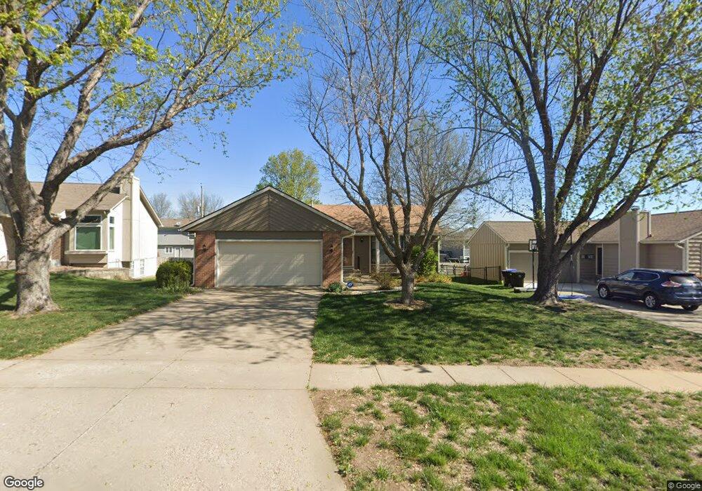 5616 SW 35th St, Topeka, KS 66614 - photo 1