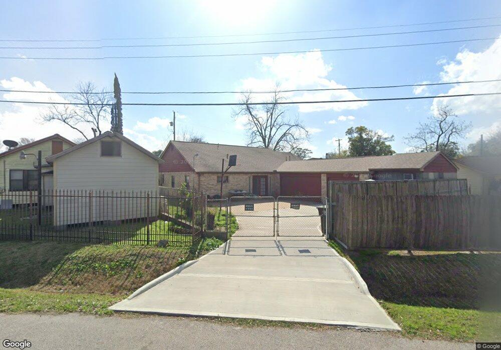 1205 Lindale St, Houston, TX 77022 - photo 1