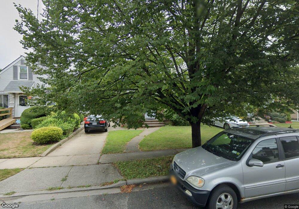 114 Spruce St, West Hempstead, NY 11552 - photo 1