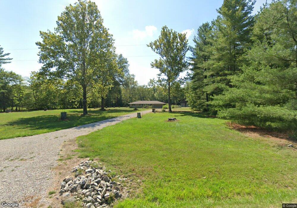 6863 W Deaver Rd, Columbus, IN 47201 - photo 1