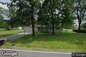 15 Berry Dr, Decatur, IL 62526