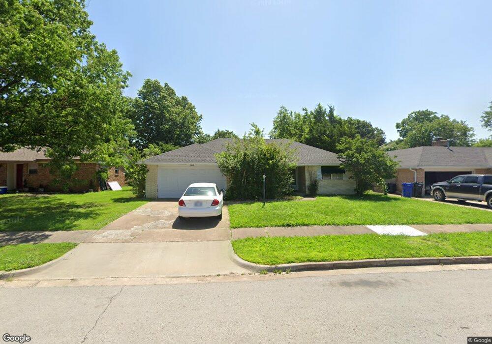 1105 N Hickory Place, Broken Arrow, OK 74012 - photo 1