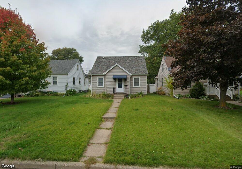 2605 8th St, Moline, IL 61265 - photo 1