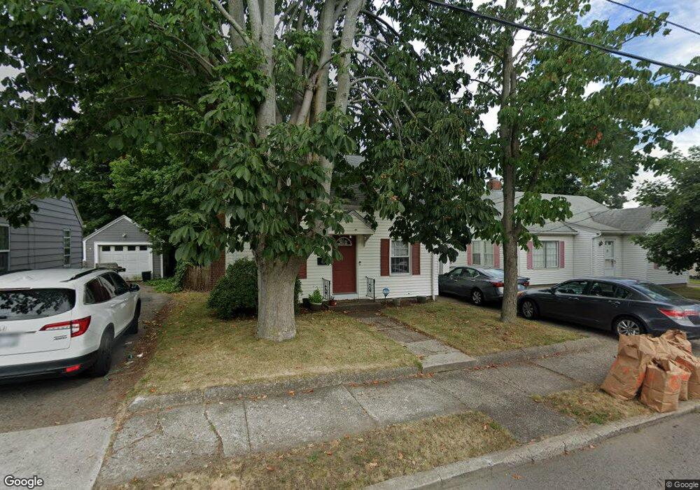 64 Edgemere Rd, Pawtucket, RI 02861 - photo 1