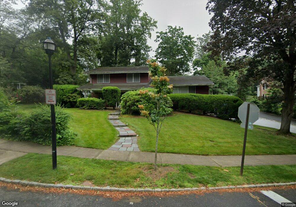 8 Crescent Rd, Great Neck, NY 11021 - photo 1