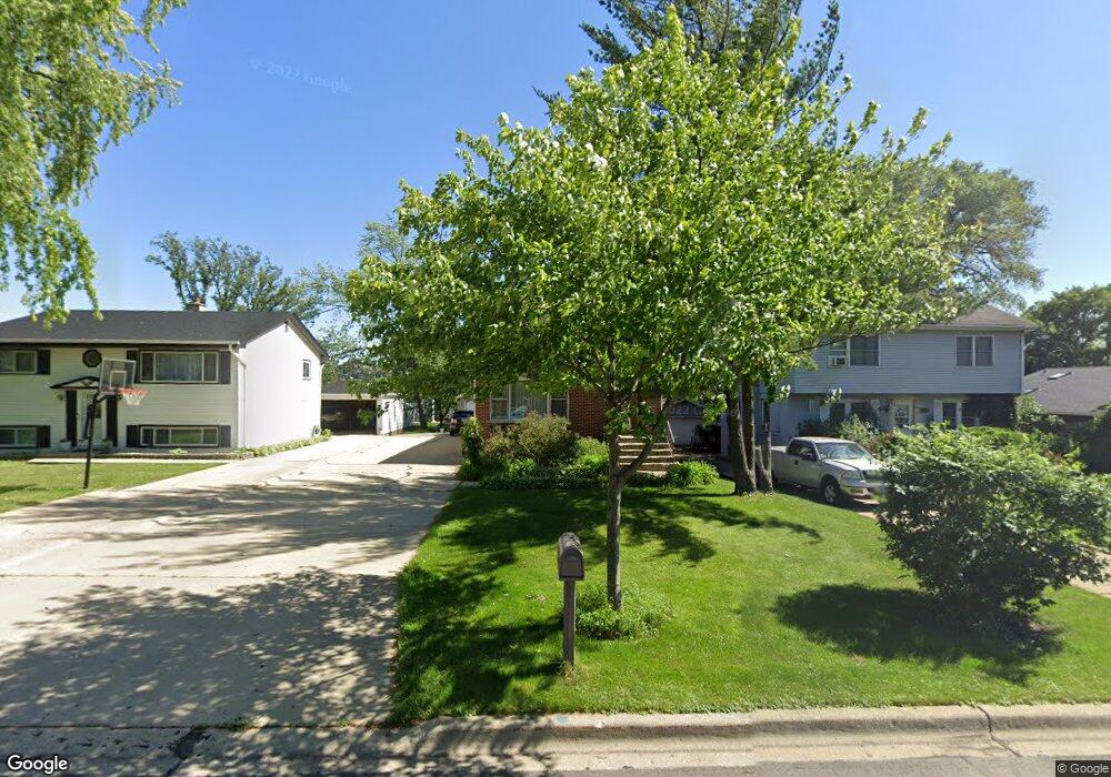 546 W Comstock Ave, Elmhurst, IL 60126 - photo 1
