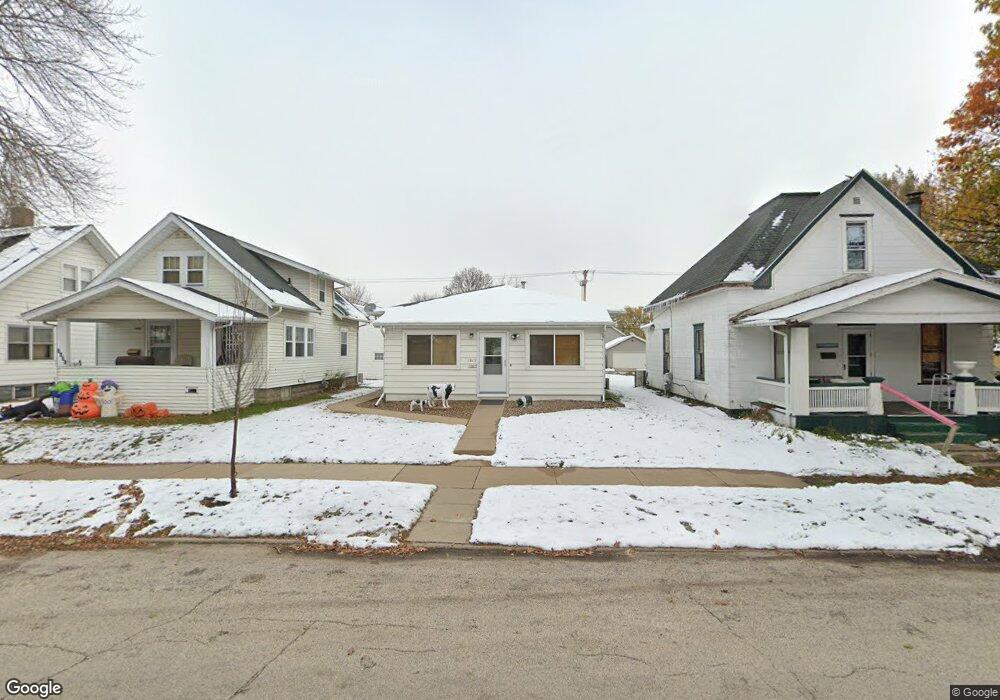 1813 D St SW, Cedar Rapids, IA 52404 - photo 1