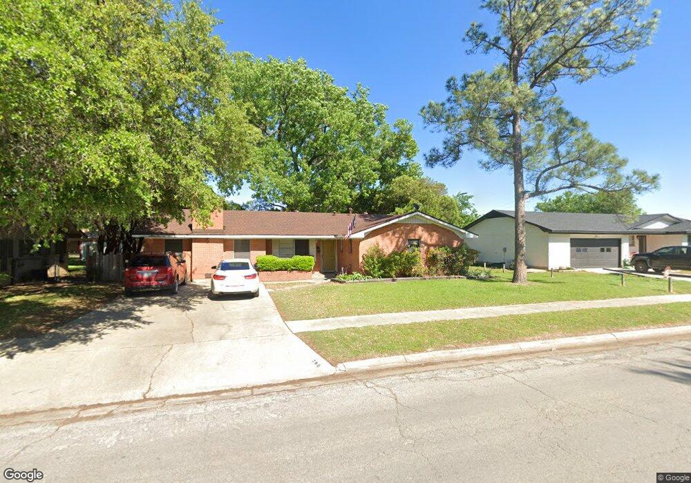 706 Line Dr, Gainesville, TX 76240 - photo 1