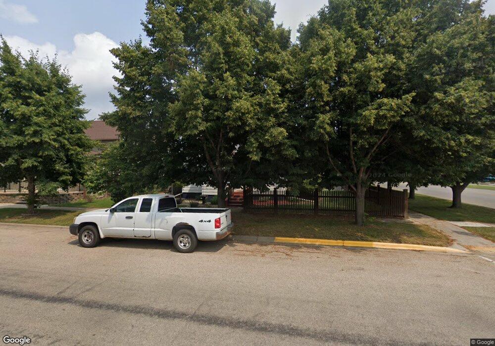 402 3rd Ave NE, Jamestown, ND 58401 - photo 1