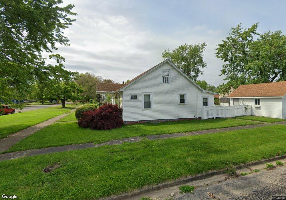 921 N 21st St, Mattoon, IL 61938 - photo 1