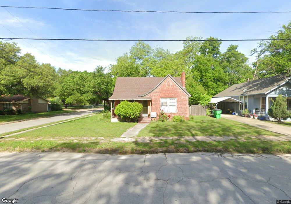 701 N Dixon St, Gainesville, TX 76240 - photo 1