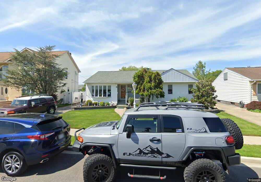 714 Byron Ave, Franklin Square, NY 11010 - photo 1