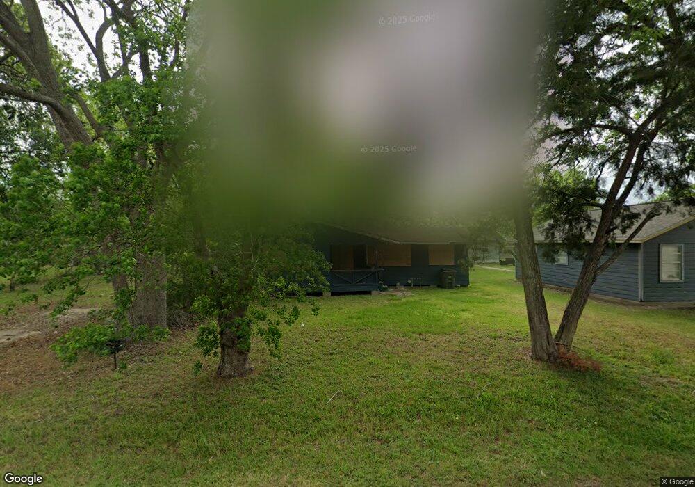 1611 Avenue K, Bay City, TX 77414 - photo 1