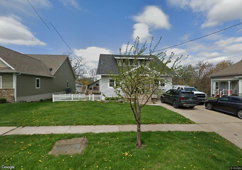 613 E 4th St N, Newton, IA 50208 - photo 1