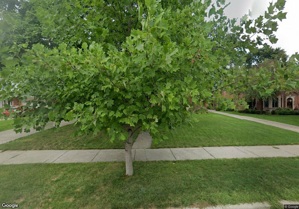 550 Lakepointe St, Grosse Pointe Park, MI 48230 - photo 1