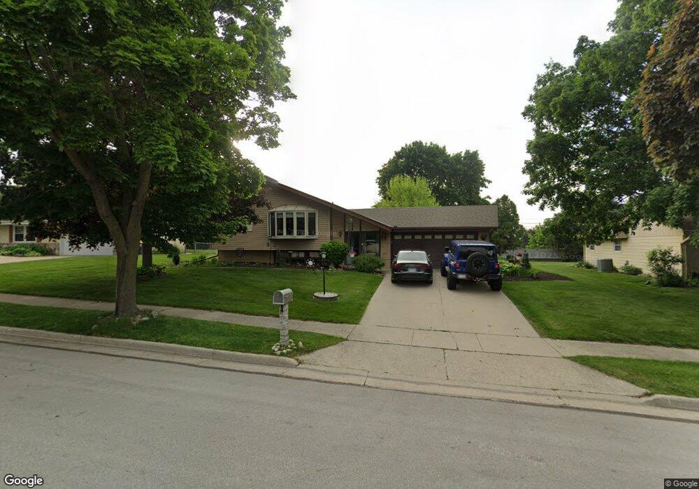 1956 Sunnyside Dr, Waukesha, WI 53186 - photo 1