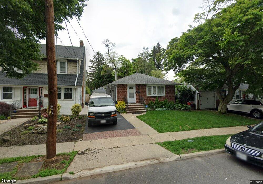 131 Walnut St, West Hempstead, NY 11552 - photo 1