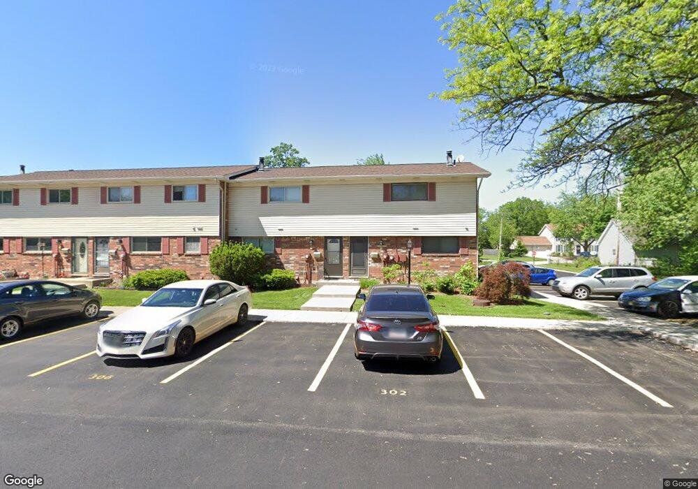 306 W Dahlgren Dr, Crown Point, IN 46307 - photo 1