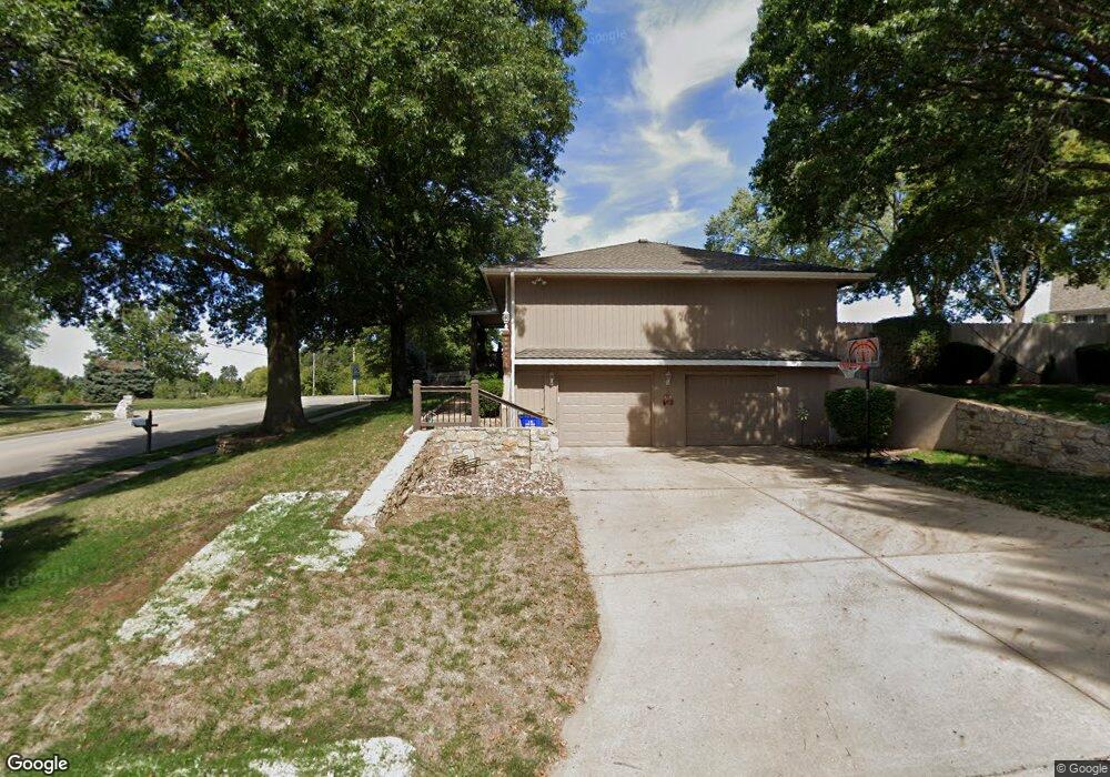 6011 Alden St, Shawnee, KS 66216 - photo 1