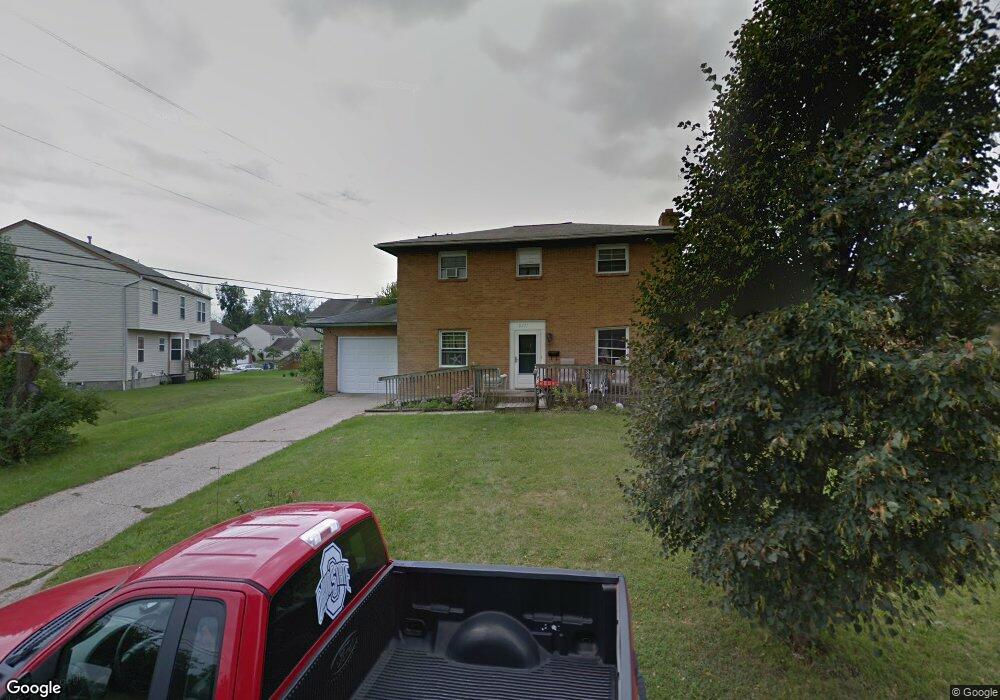 2711 Hafton Rd, Columbus, OH 43204 - photo 1