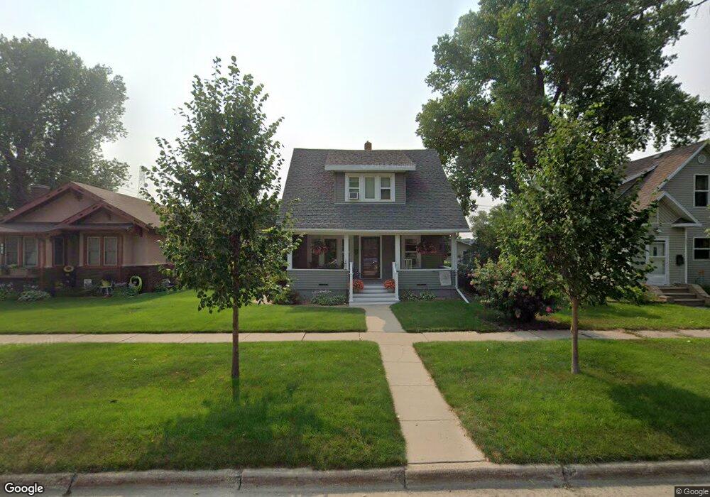 219 5th Ave NE, Jamestown, ND 58401 - photo 1