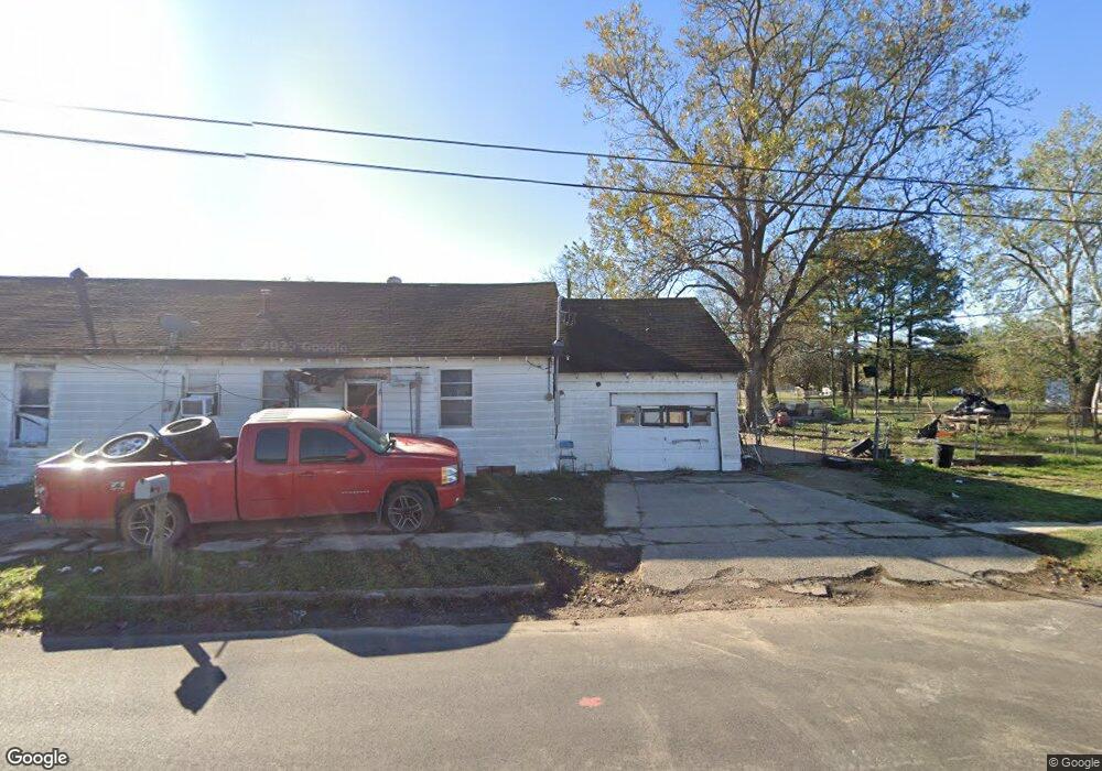 201 W Washington St, Stuttgart, AR 72160 - photo 1