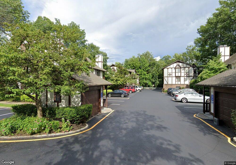 1711 Faulkner Ct, Mahwah, NJ 07430 - photo 1