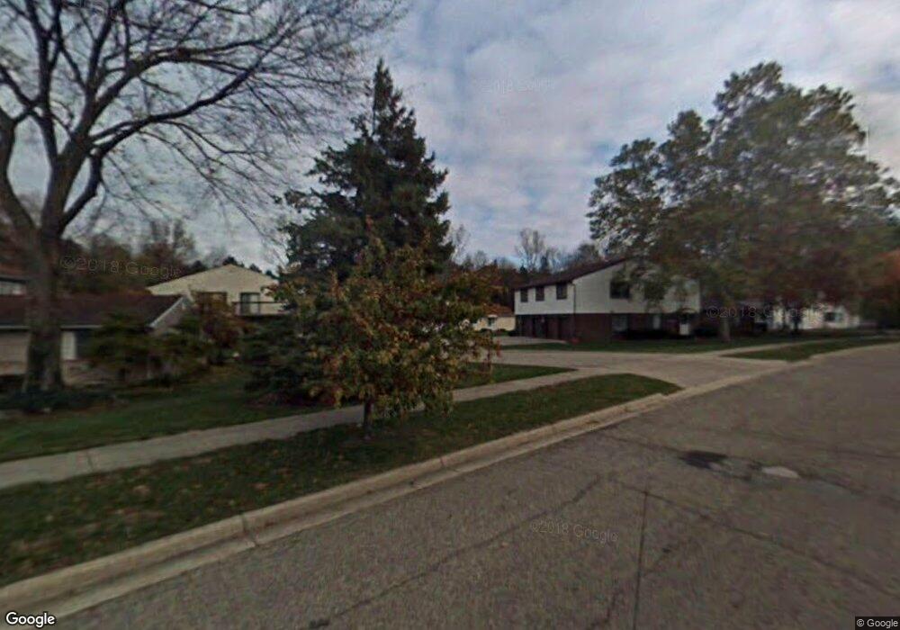 3920 Hunters Ridge Dr unit 2, Lansing, MI 48911 - photo 1