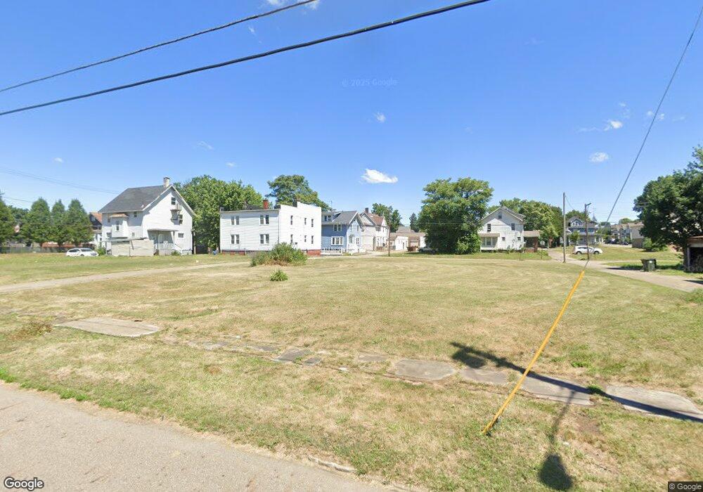 819 11th St NW, Canton, OH 44703 - photo 1