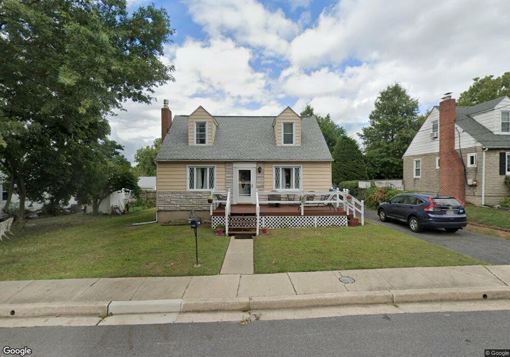 704 Linda Dr, Catonsville, MD 21228 - photo 1