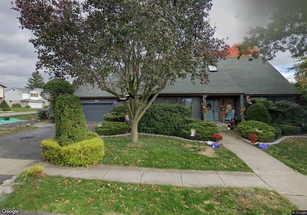 800 Brenda Ln, Dunmore, PA 18512 - photo 1