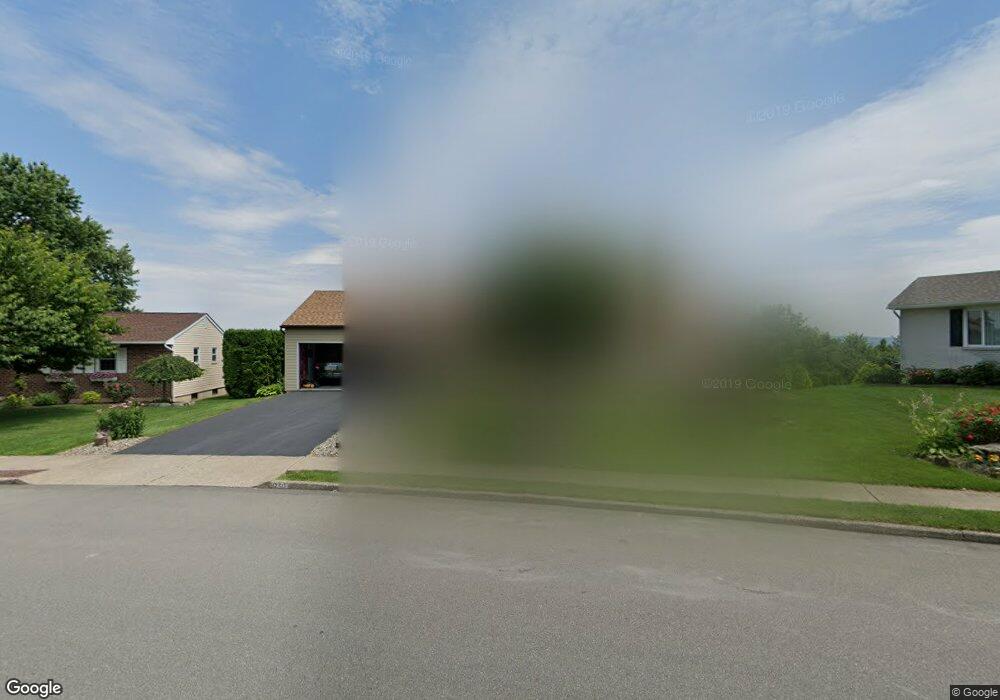 1750 Peachtree Cir, Whitehall, PA 18052 - photo 1