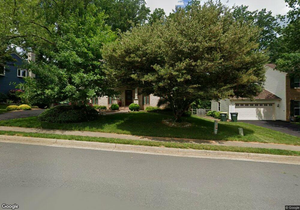 10808 Rippon Lodge Dr, Fairfax, VA 22032 - photo 1