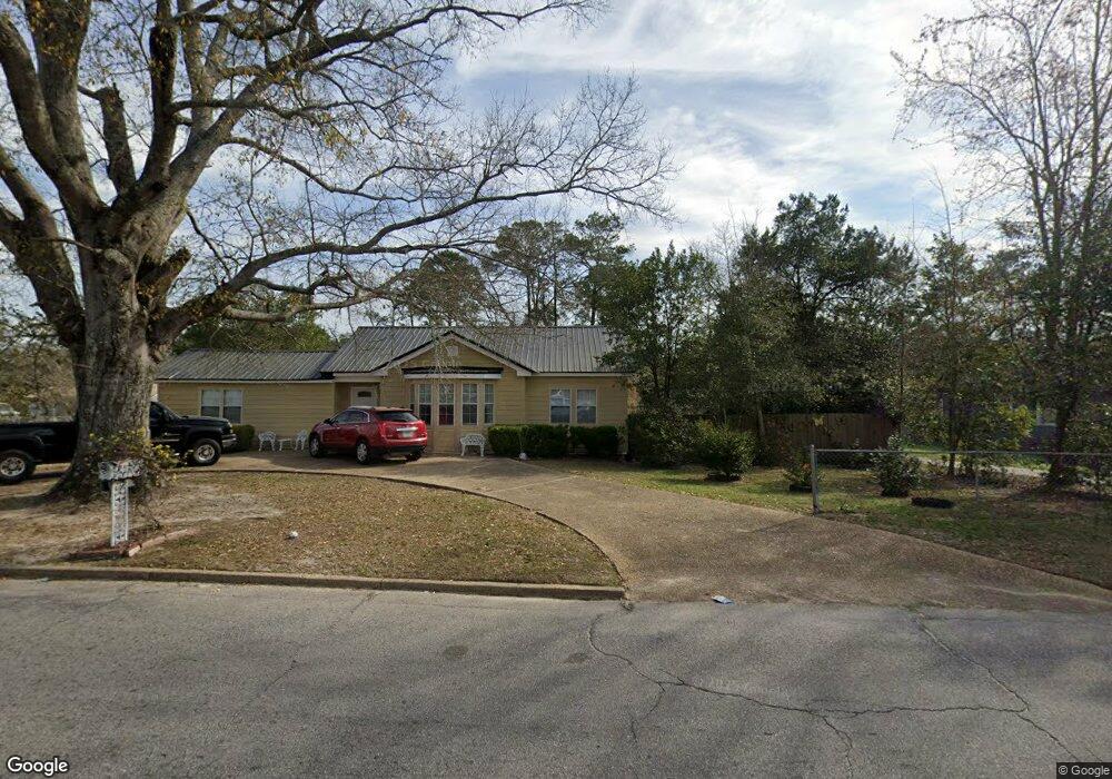 1123 10th St SE, Moultrie, GA 31768 - photo 1