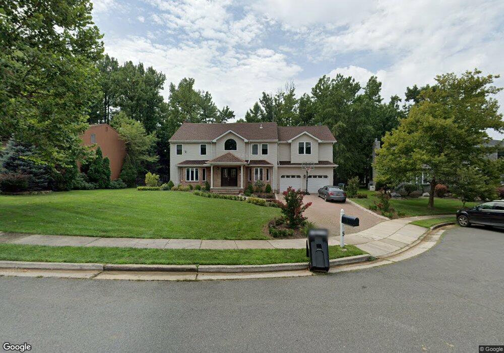 5 Cranbury Ct, Edison, NJ 08820 - photo 1