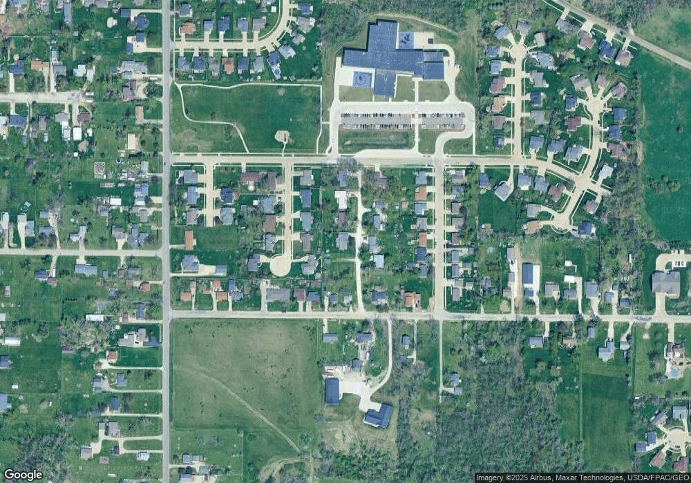 1214 39th Street Rd NW, Cedar Rapids, IA 52405 - photo 1