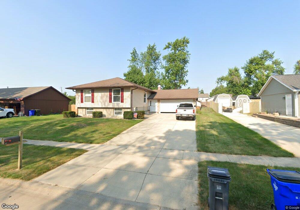 606 Concord Ln NW, Cedar Rapids, IA 52405 - photo 1