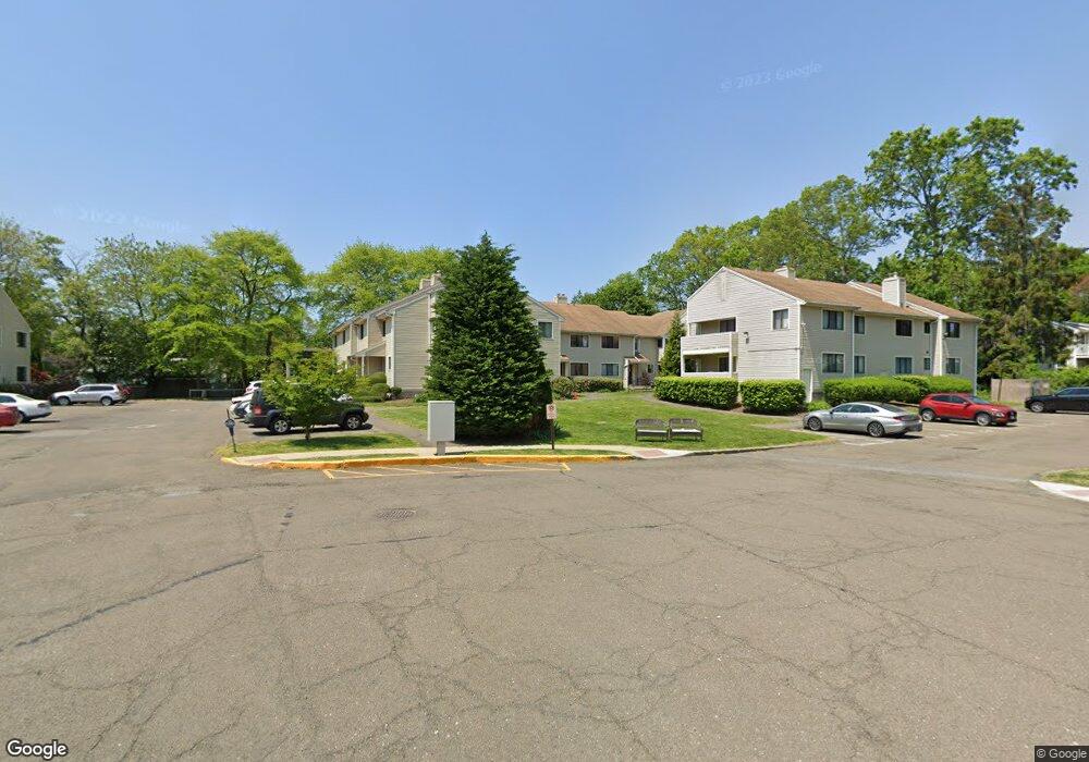 92 Lance Cir, Bridgeport, CT 06606 - photo 1