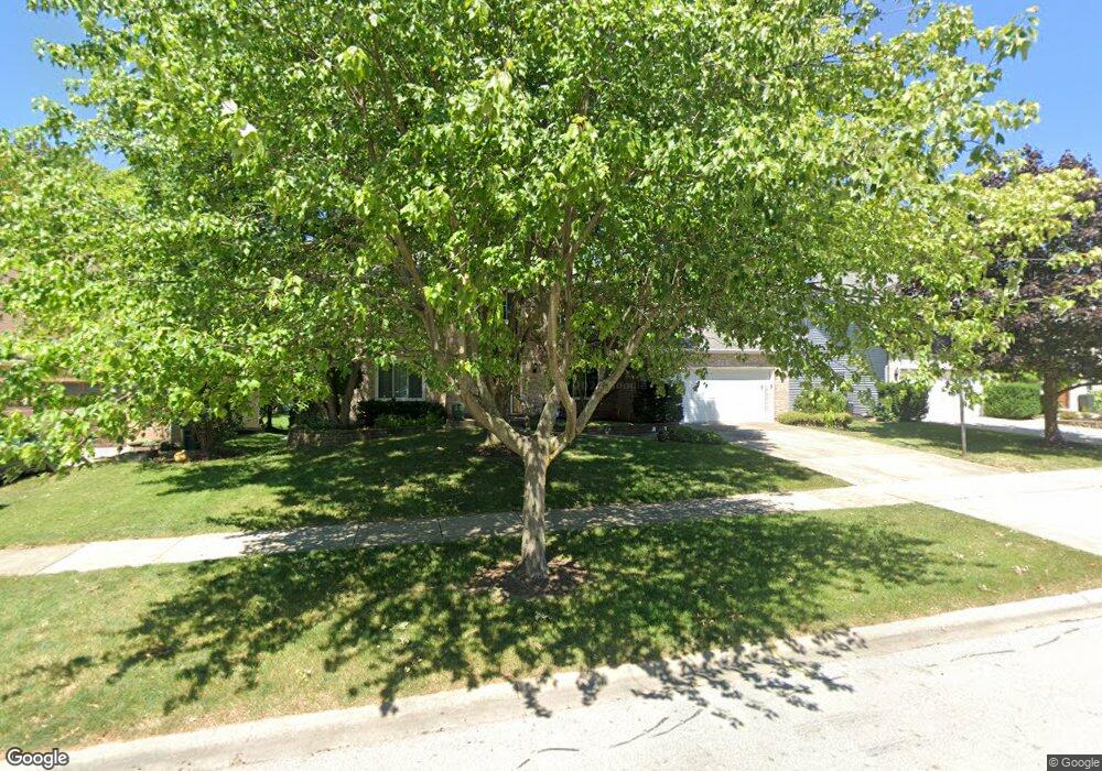 525 Braemar Ave, Naperville, IL 60563 - photo 1