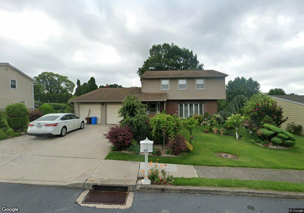 1978 Linden Ln, Whitehall, PA 18052 - photo 1