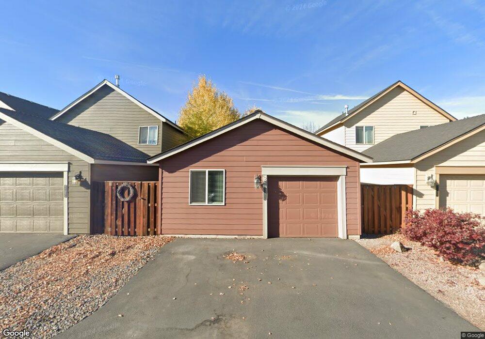 2743 NW Cedar Ave, Redmond, OR 97756 - photo 1