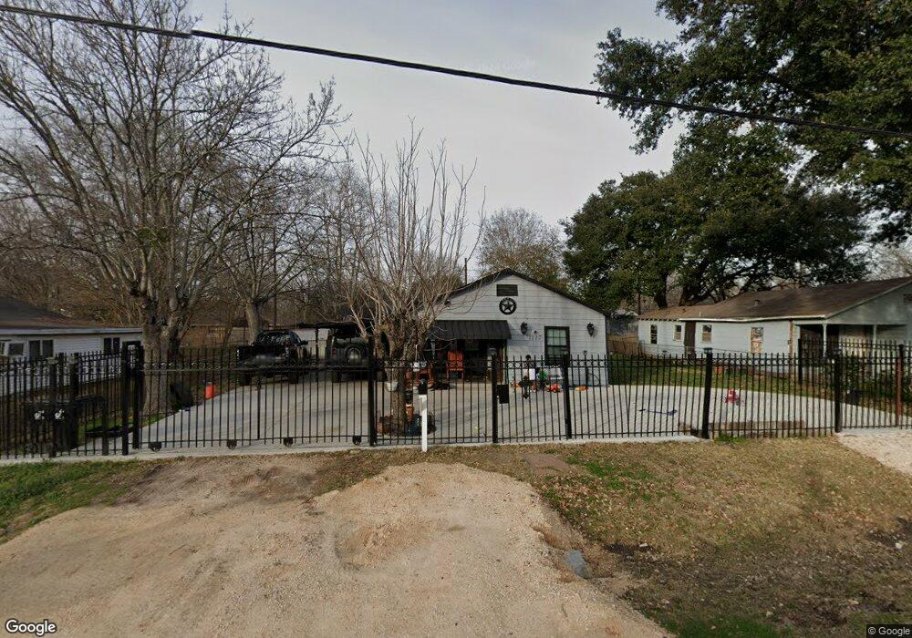 1117 Walnut Ave, Rosenberg, TX 77471 - photo 1