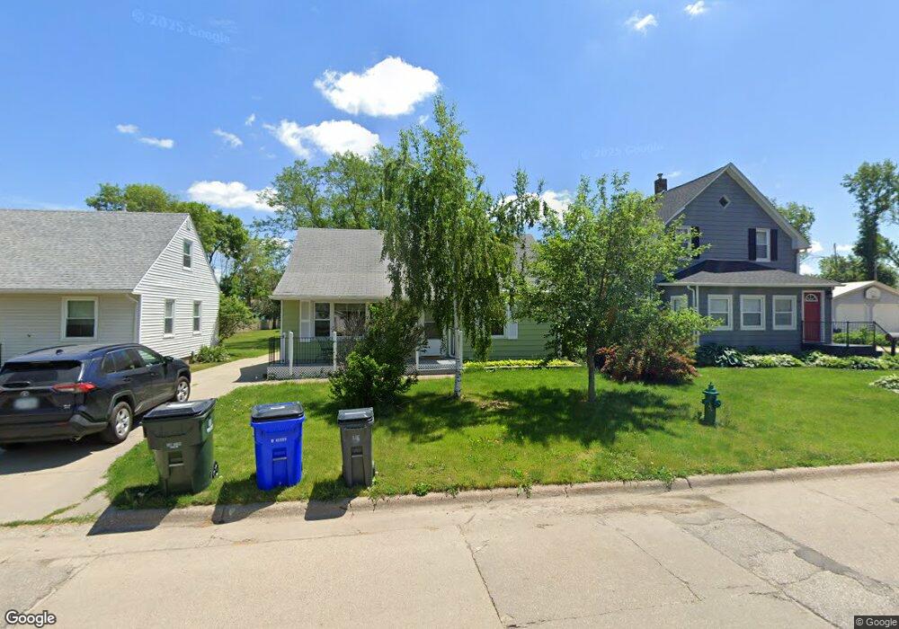 201 19th St NW, Cedar Rapids, IA 52405 - photo 1