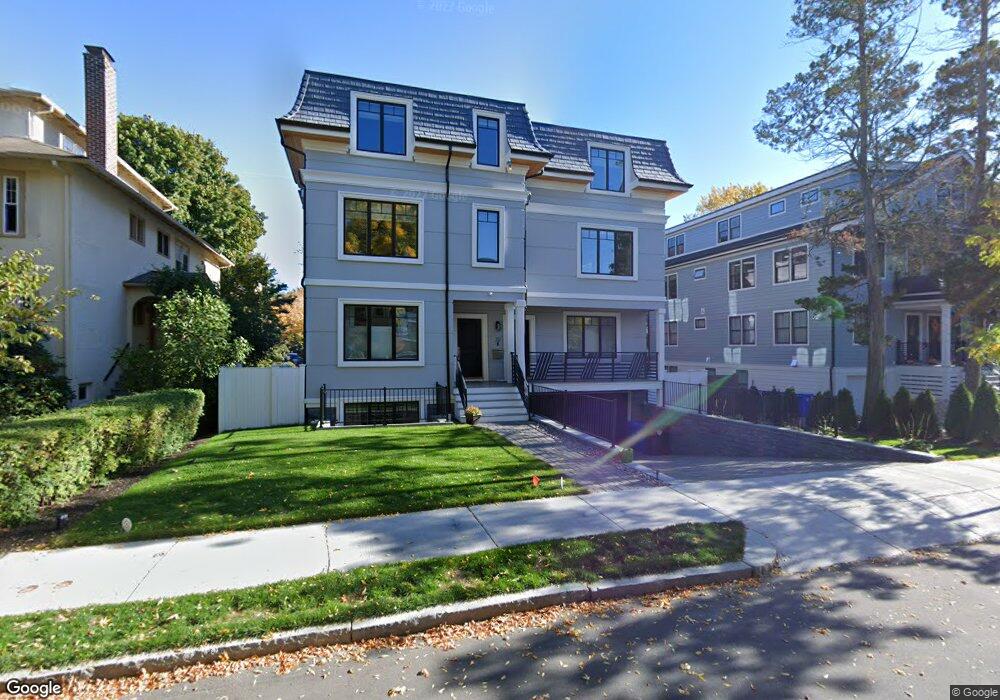 70 Verndale St, Brookline, MA 02446 - photo 1