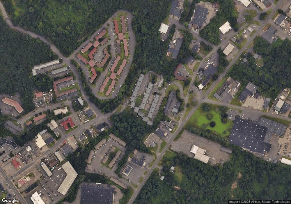 90 Wakelee Rd unit 18, Waterbury, CT 06705 - photo 1